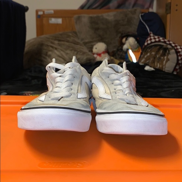 Vans - Picture 6 of 10
